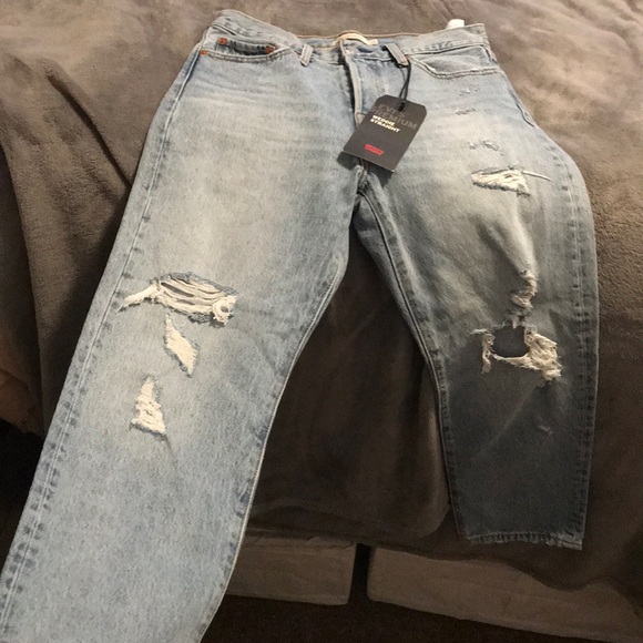 Cutest Levi’s! - Picture 3 of 6